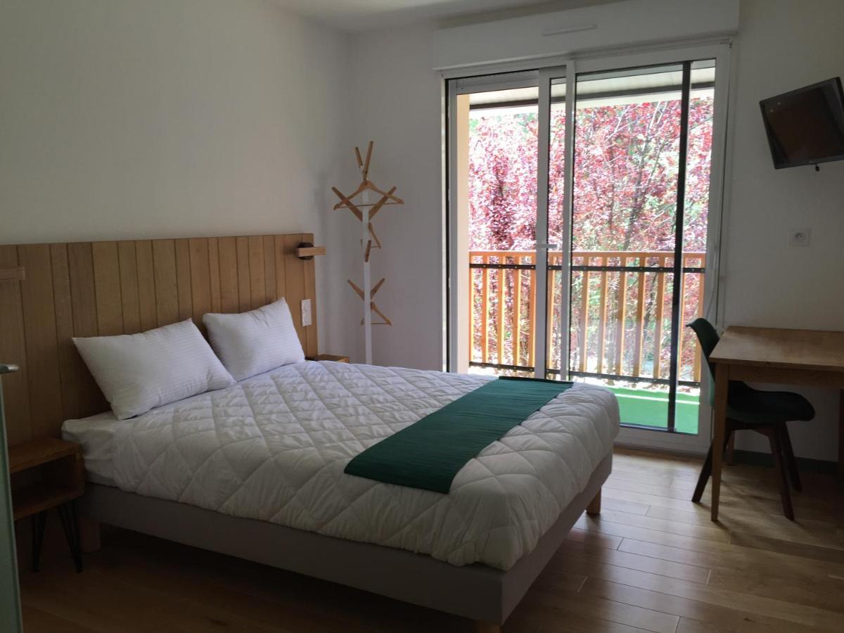 Logis Hotel Les Tilleuls Bruere-Allichamps Zewnętrze zdjęcie